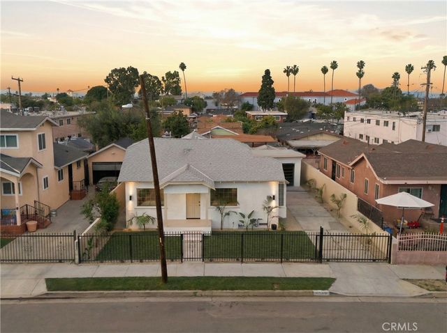 1111 W 98th Street, Los Angeles, CA 90044