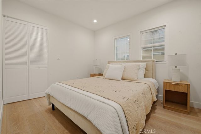 1111 W 98th Street, Los Angeles, CA 90044