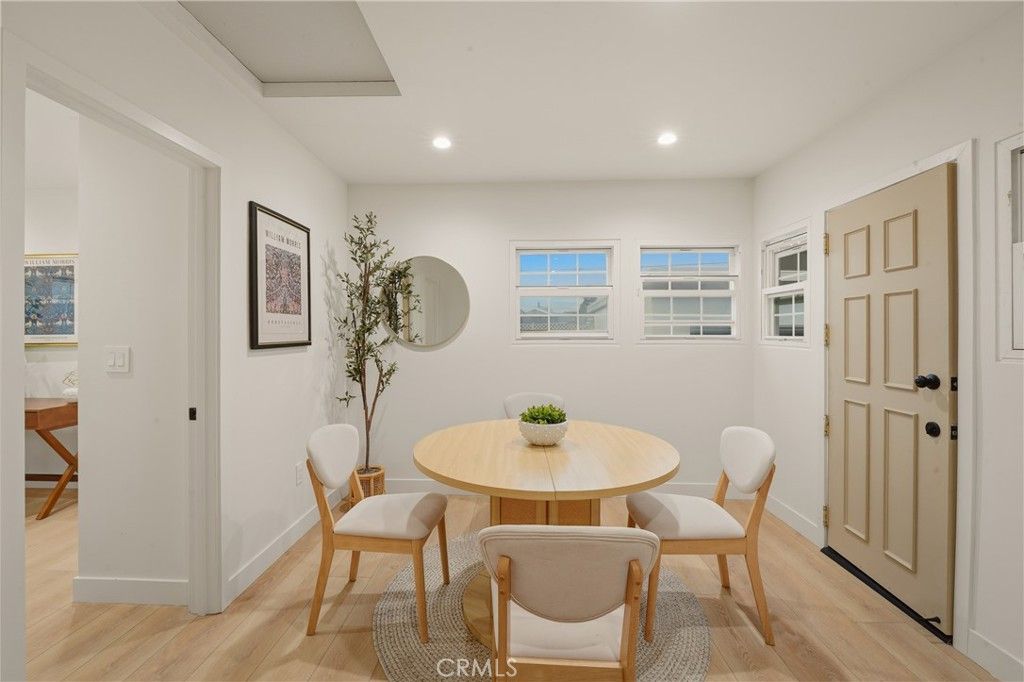 Image 14 of property listing at 1111 W 98th Street, Los Angeles, CA 90044
