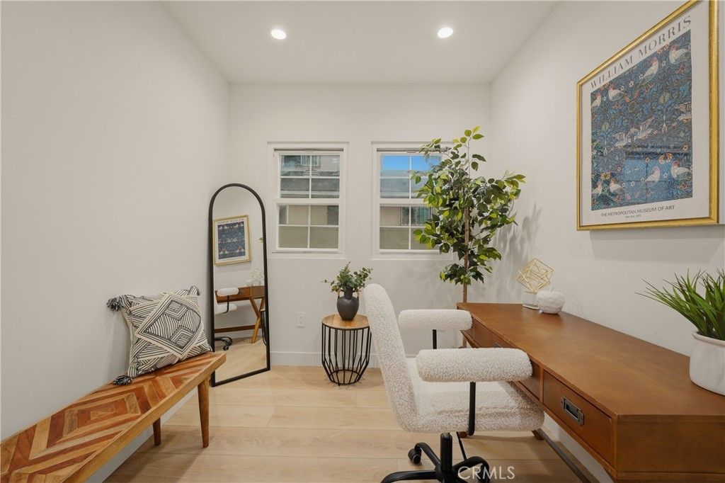 Image 19 of property listing at 1111 W 98th Street, Los Angeles, CA 90044
