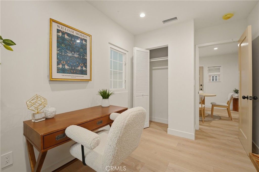 Image 20 of property listing at 1111 W 98th Street, Los Angeles, CA 90044
