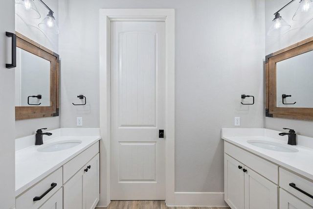 821 S Angel Light DR, Spicewood, TX 78669