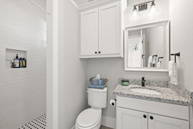 821 S Angel Light DR, Spicewood, TX 78669