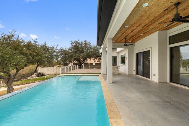 821 S Angel Light DR, Spicewood, TX 78669