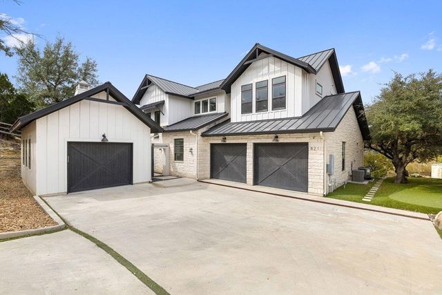 821 S Angel Light DR, Spicewood, TX 78669