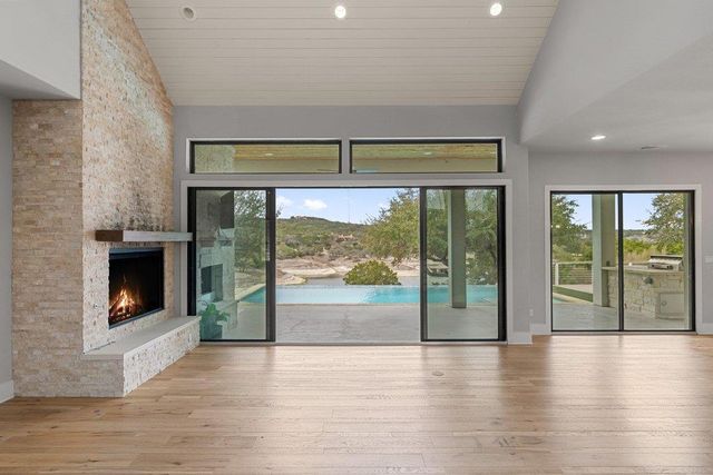 821 S Angel Light DR, Spicewood, TX 78669