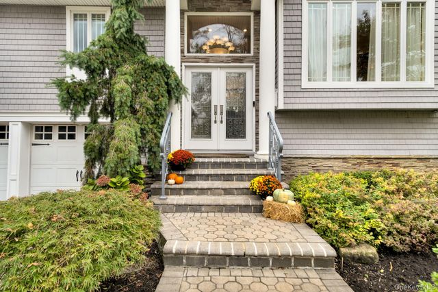 2817 Riverside Drive, Wantagh, NY 11793