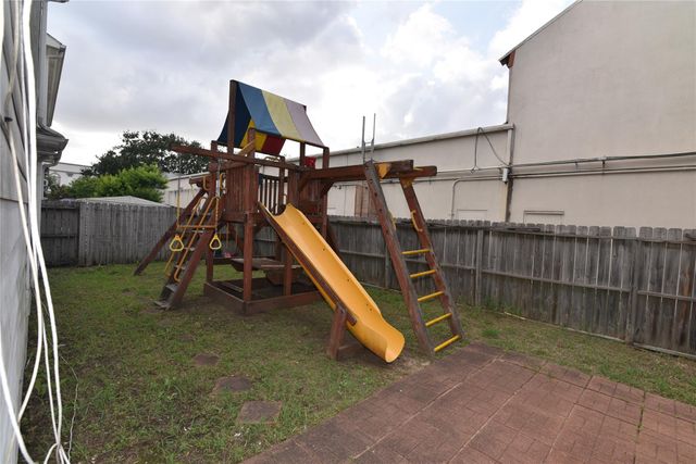 6807 Turtlewood Drive, Houston, TX 77072