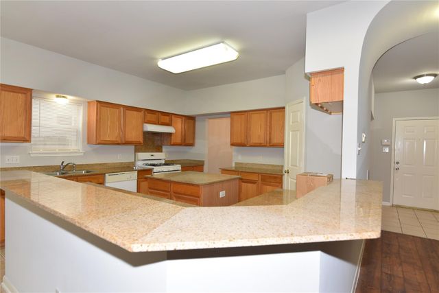 6807 Turtlewood Drive, Houston, TX 77072