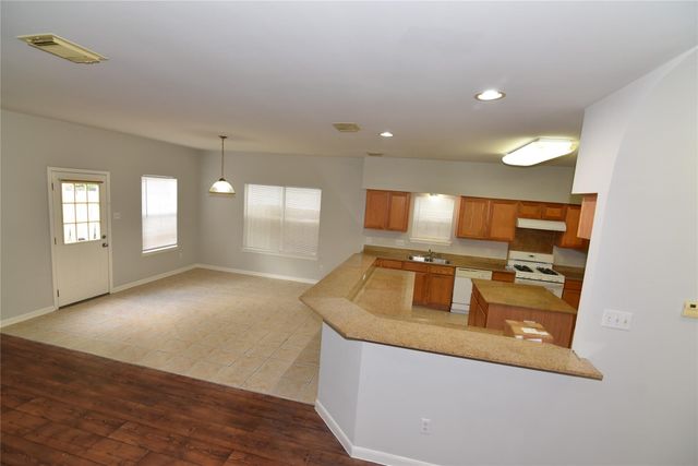 6807 Turtlewood Drive, Houston, TX 77072