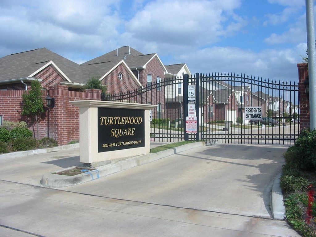 6807 Turtlewood Drive, Houston, TX 77072