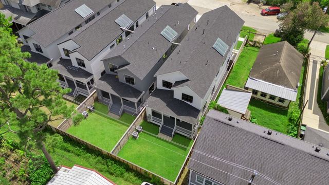 1315 Waverly Street, Houston, TX 77008