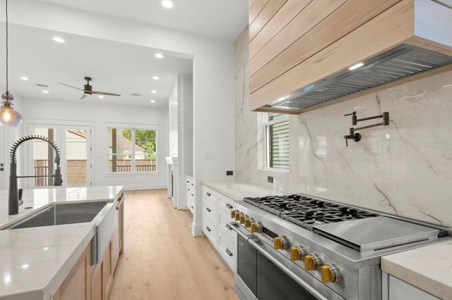 1315 Waverly Street, Houston, TX 77008