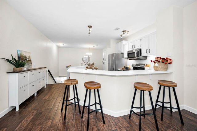 913 NORMANDY TRACE ROAD 913, Tampa, FL 33602