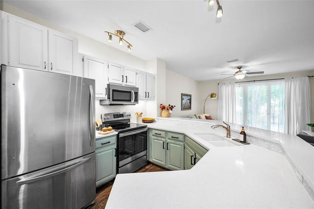 913 NORMANDY TRACE ROAD 913, Tampa, FL 33602