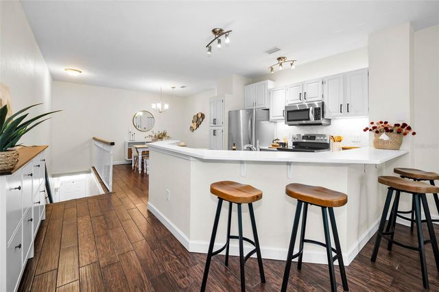 913 NORMANDY TRACE ROAD 913, Tampa, FL 33602