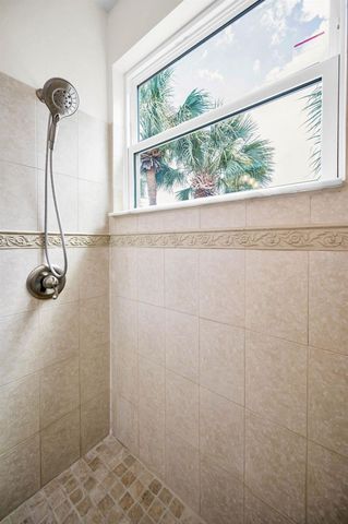 913 NORMANDY TRACE ROAD 913, Tampa, FL 33602