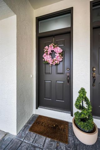 913 NORMANDY TRACE ROAD 913, Tampa, FL 33602