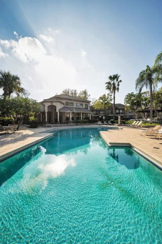 913 NORMANDY TRACE ROAD 913, Tampa, FL 33602