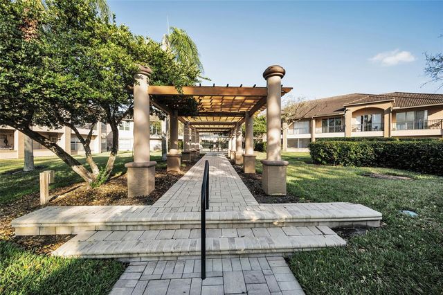 913 NORMANDY TRACE ROAD 913, Tampa, FL 33602