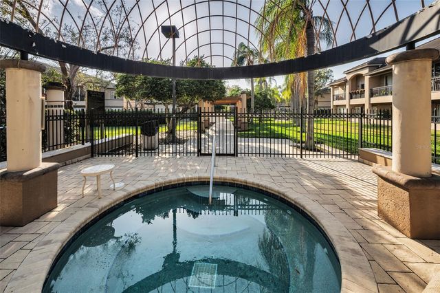 913 NORMANDY TRACE ROAD 913, Tampa, FL 33602