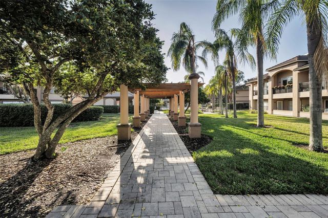 913 NORMANDY TRACE ROAD 913, Tampa, FL 33602