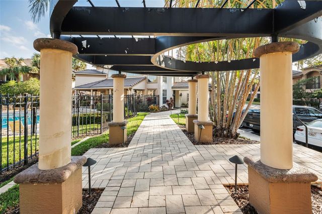 913 NORMANDY TRACE ROAD 913, Tampa, FL 33602