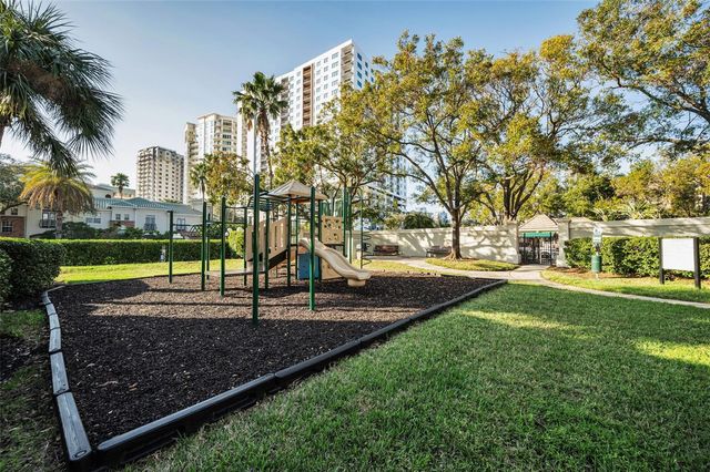 913 NORMANDY TRACE ROAD 913, Tampa, FL 33602