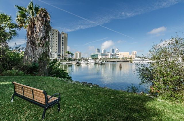 913 NORMANDY TRACE ROAD 913, Tampa, FL 33602