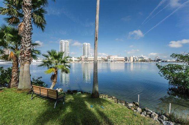 913 NORMANDY TRACE ROAD 913, Tampa, FL 33602