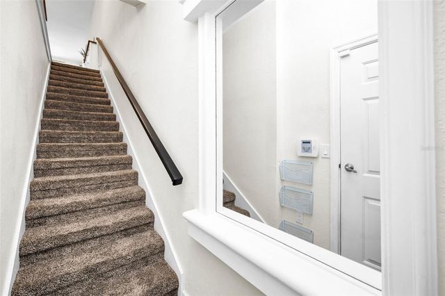 913 NORMANDY TRACE ROAD 913, Tampa, FL 33602