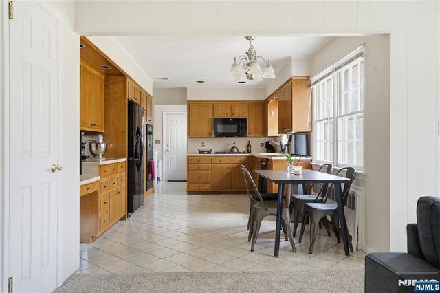 23 Jan River Drive, Upper Saddle River, NJ 07458