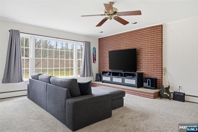 23 Jan River Drive, Upper Saddle River, NJ 07458