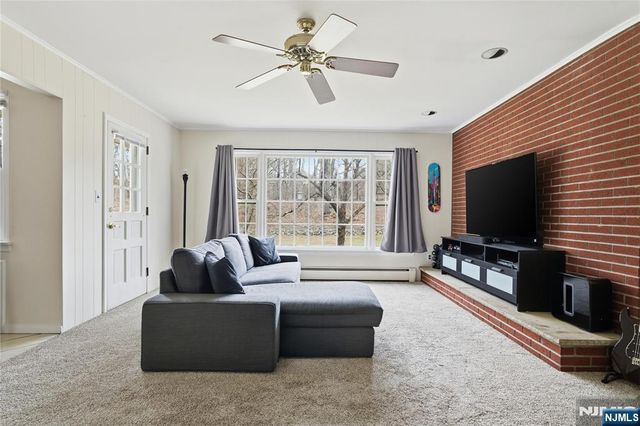 23 Jan River Drive, Upper Saddle River, NJ 07458
