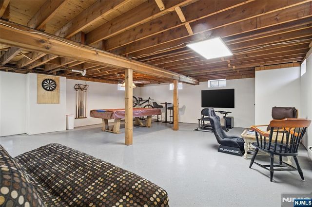 23 Jan River Drive, Upper Saddle River, NJ 07458