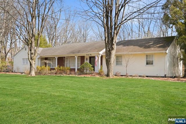 23 Jan River Drive, Upper Saddle River, NJ 07458