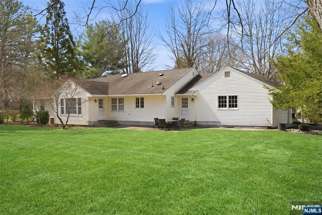 23 Jan River Drive, Upper Saddle River, NJ 07458
