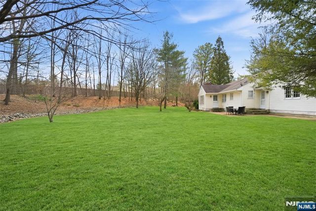 23 Jan River Drive, Upper Saddle River, NJ 07458