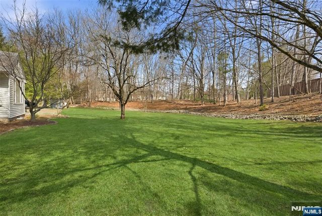 23 Jan River Drive, Upper Saddle River, NJ 07458