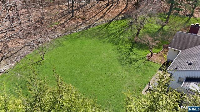 23 Jan River Drive, Upper Saddle River, NJ 07458