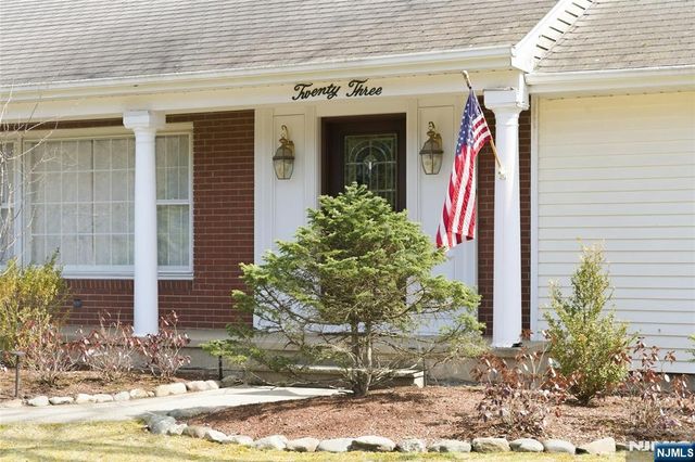 23 Jan River Drive, Upper Saddle River, NJ 07458