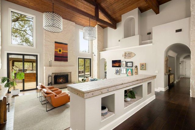 11 Ehrlich RD, Austin, TX 78746