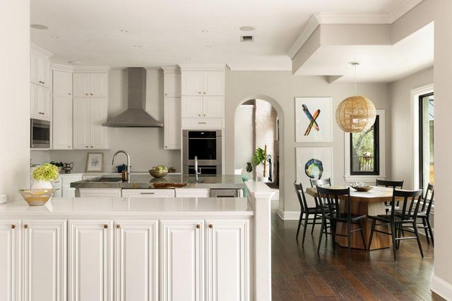 11 Ehrlich RD, Austin, TX 78746