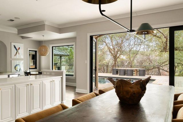 11 Ehrlich RD, Austin, TX 78746