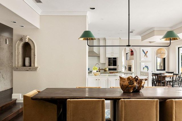 11 Ehrlich RD, Austin, TX 78746