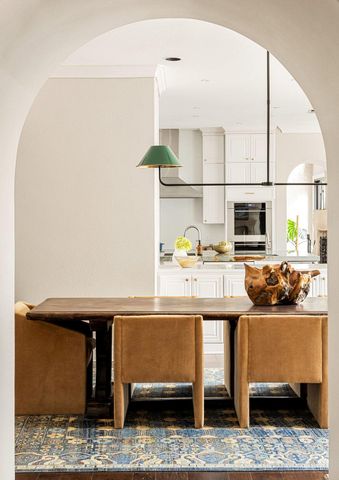 11 Ehrlich RD, Austin, TX 78746