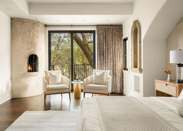 11 Ehrlich RD, Austin, TX 78746