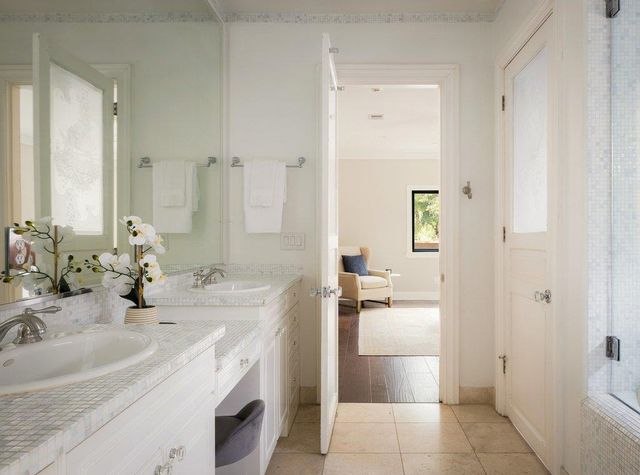 11 Ehrlich RD, Austin, TX 78746