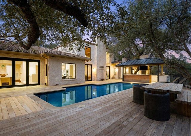 11 Ehrlich RD, Austin, TX 78746