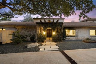 11 Ehrlich RD, Austin, TX 78746